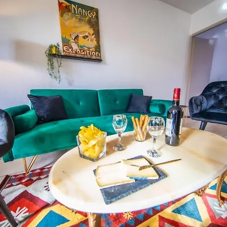 Thermal A 2 Min -le 1909- 8 Pers- Parking Chez Julie Appartement